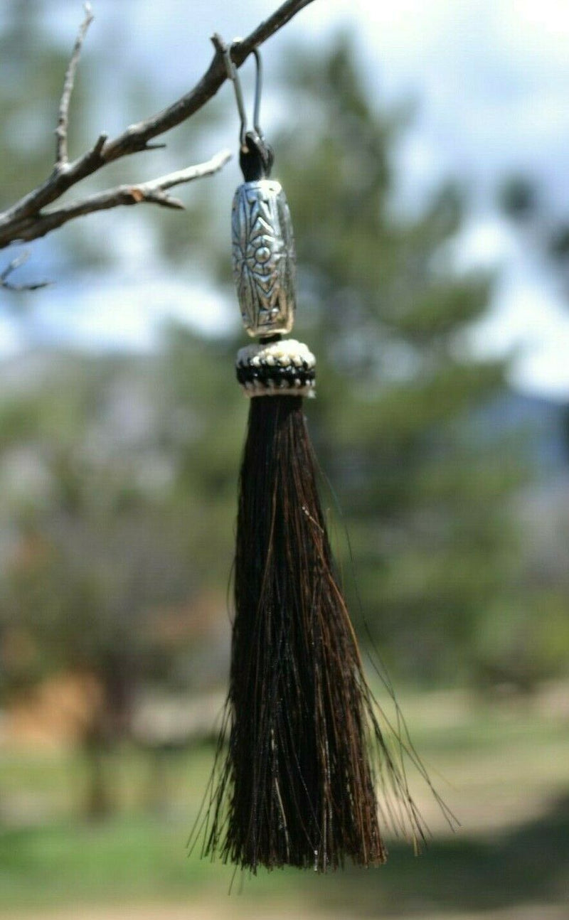 Close Up View 4 1/2" total length horsehair zipper pull with spring clip. Handmade horsehair various colors and beading pattern. Black-Silver